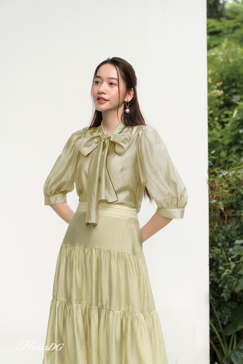 Áo tay bồng cổ nơ